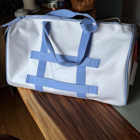 Drunk Elephant Trunk 9.0 duffel bag - Picture 5 of 11